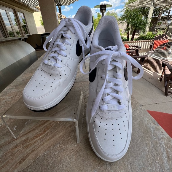 Nike Air Force 1 Low - Picture 1 of 11
